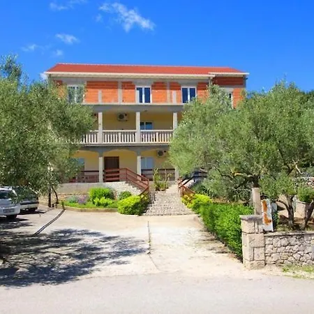 Veselka, - One Bedroom With Terrace And Garden View 1 Διαμέρισμα Λομπάρδα